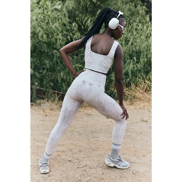 Free People Good Karma Ice Gray High-Rise 7/8 Length Athletic Leggings Size M - Picture 3 of 10